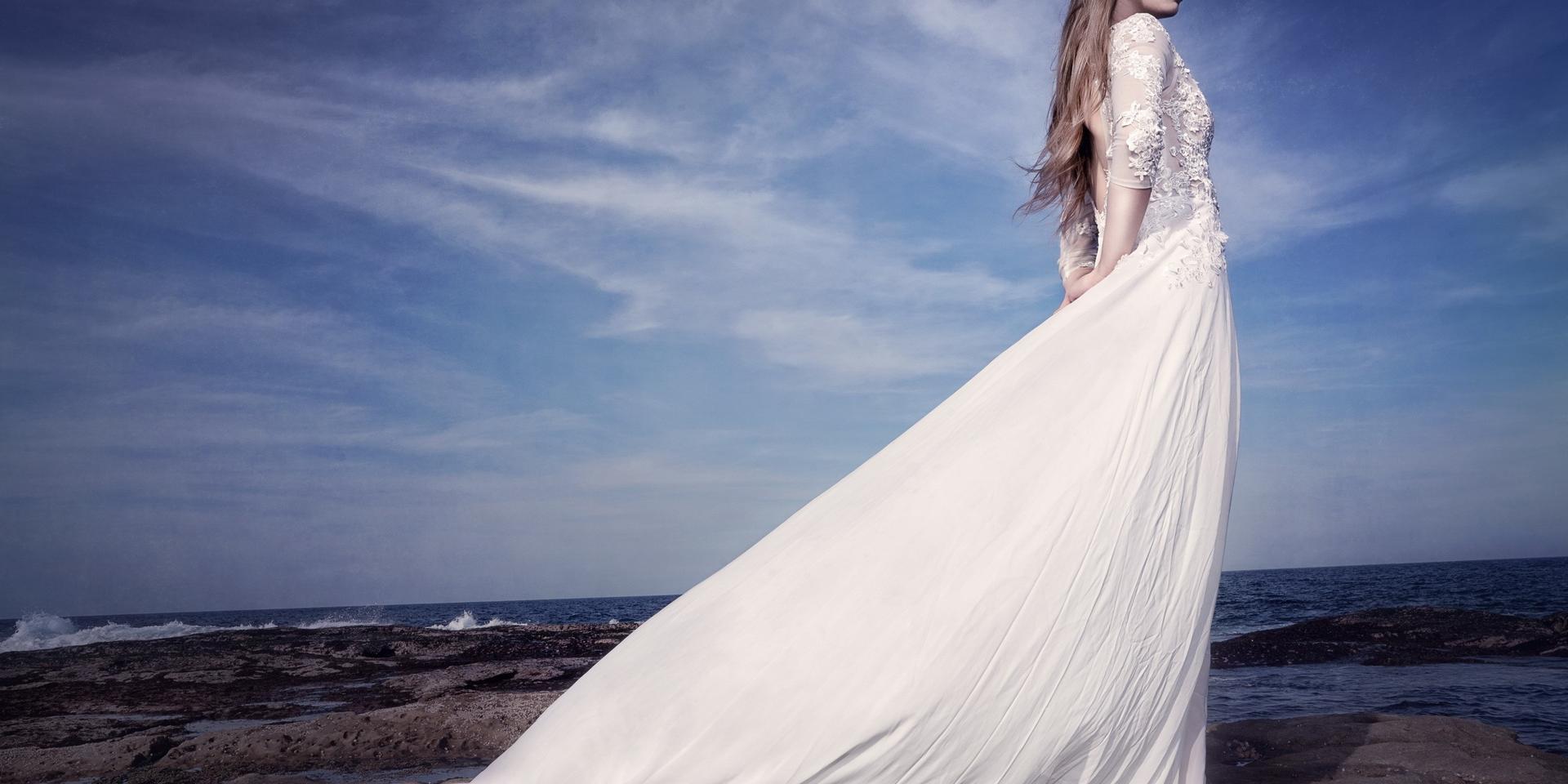 Cover Image for White Dress - How To Make The Right Choice